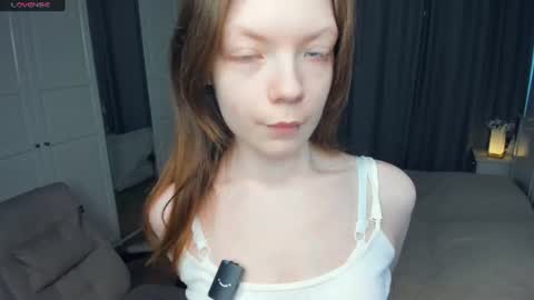 Snapshot of cuty_petite chatting on 4, 7, 2026 Anne online show from 4, 7, 2026