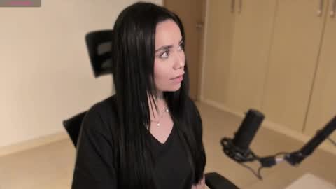 Snapshot of cyborgmuse chatting on 28, 10, 2025 cyborgmuse online show from 28, 10, 2025