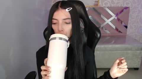 CINTIA ARAUJO online show from 10, 10, 2025