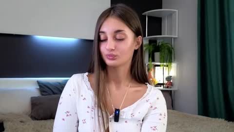 Isabella online show from 17, 2, 2025