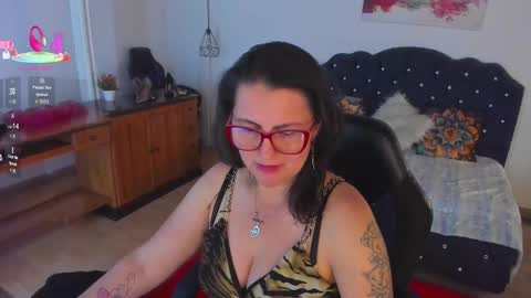 Mia  online show from 14, 10, 2025