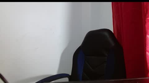 Snapshot of daddys_little_slutty chatting on 27, 10, 2025 Thalya online show from 27, 10, 2025