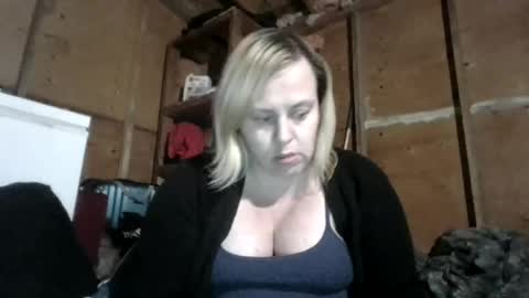 Snapshot of daddysg1rl123 chatting on 8, 7, 2026 daddysg1rl123 online show from 8, 7, 2026