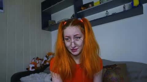 Snapshot of daddyslittleslutfox chatting on 26, 4, 2026 daddyslittleslutfox online show from 26, 4, 2026