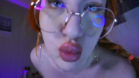 Snapshot of daddyslittleslutfox chatting on 30, 4, 2026 daddyslittleslutfox online show from 30, 4, 2026