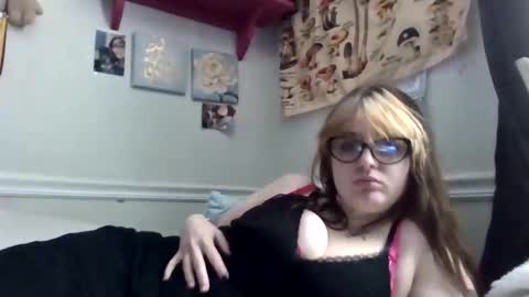 dadsdoll2 online show from 23, 3, 2026