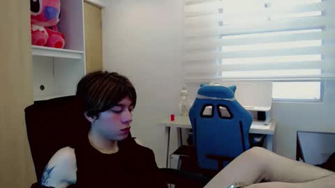 Snapshot of dae_lune chatting on 12, 2, 2026 dae_lune online show from 12, 2, 2026