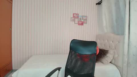 daeneryslove_doll online show from 13, 11, 2025