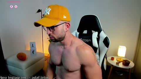 Snapshot of dafboy_ chatting on 22, 4, 2026 Allan Daf online show from 22, 4, 2026