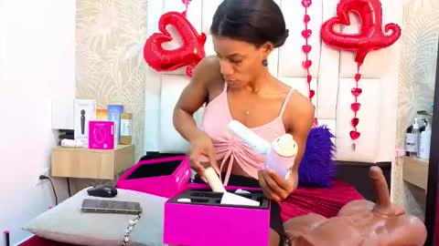 daffnelewis online show from 19, 2, 2026