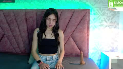 dafnee_e online show from 3, 2, 2025
