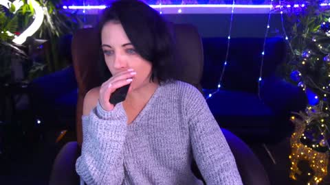 Dafni Mon online show from 9, 12, 2024