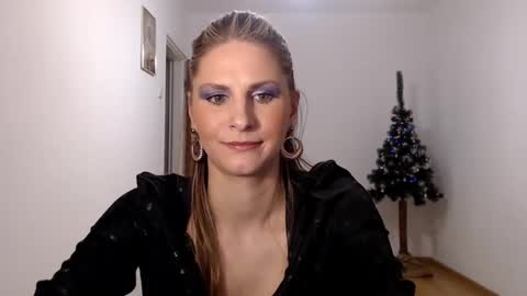 Snapshot of dagmariepiquant chatting on 15, 12, 2024 Dagmarie online show from 15, 12, 2024