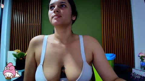  Dahiana  online show from 3, 2, 2025