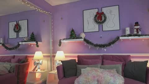 Dahlia Grey online show from 27, 11, 2025