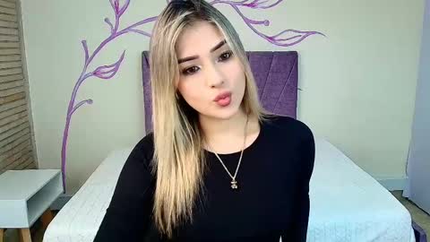Snapshot of dahliamoore chatting on 10, 2, 2025 Dahlia online show from 10, 2, 2025