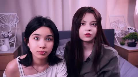 Aoi and Lily best friends online show from 10, 5, 2026