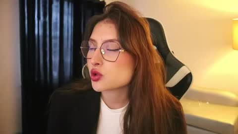 Lauren            online show from 14, 11, 2025