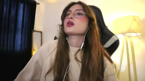 Lauren            online show from 2, 12, 2025