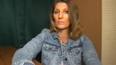 Daisy137 online show from 5, 1, 2025