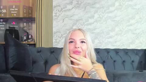 DaIsy Abby online show from 19, 10, 2025