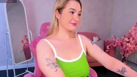 Snapshot of daisy_beckerr chatting on 4, 7, 2026 Viickie online show from 4, 7, 2026