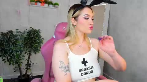 Snapshot of daisy_beckerr chatting on 17, 7, 2026 Viickie online show from 17, 7, 2026