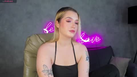 Snapshot of daisy_beckerr chatting on 2, 8, 2026 Viickie online show from 2, 8, 2026