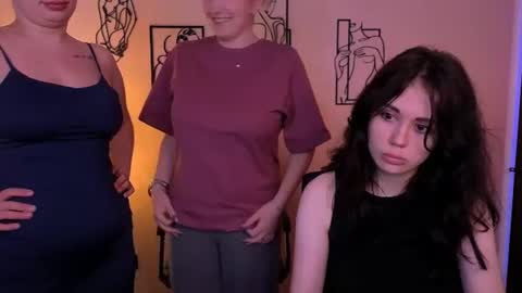 Snapshot of daisy_candy chatting on 12, 7, 2026 Little Di online show from 12, 7, 2026