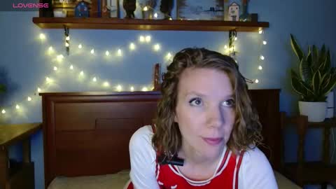 daisy_lovely online show from 3, 12, 2025