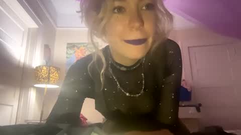 DaisyB3 online show from 1, 1, 2025