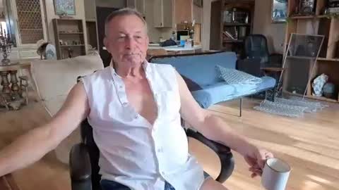Snapshot of dakit2 chatting on 25, 4, 2026 dakit online show from 25, 4, 2026