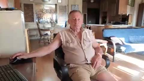 Snapshot of dakit2 chatting on 8, 5, 2026 dakit online show from 8, 5, 2026