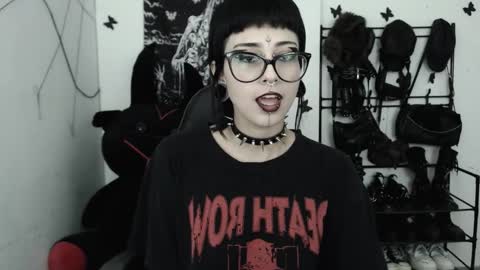 Snapshot of dakota_krall_ chatting on 5, 2, 2026 dakota online show from 5, 2, 2026