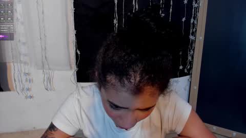 Snapshot of dakota_m01 chatting on 8, 3, 2025 Dakota online show from 8, 3, 2025