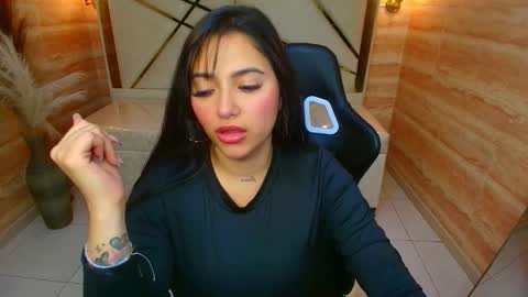 Dakotha  online show from 28, 11, 2025