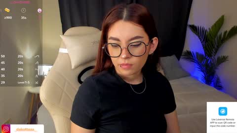 dakottaa__ online show from 21, 12, 2024