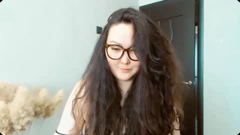 Snapshot of dalidayes chatting on 14, 3, 2026 Dali online show from 14, 3, 2026