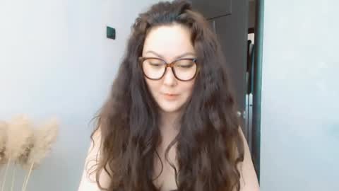 Snapshot of dalidayes chatting on 19, 7, 2026 Dali online show from 19, 7, 2026