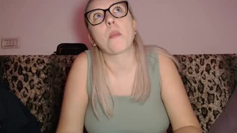 Snapshot of dalyana22 chatting on 22, 12, 2024 Maria online show from 22, 12, 2024