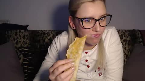 Snapshot of dalyana22 chatting on 4, 2, 2025 Maria online show from 4, 2, 2025