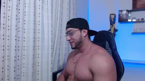 Snapshot of damiannstonexxx chatting on 6, 8, 2026 Danny online show from 6, 8, 2026