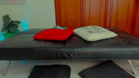 Snapshot of damn_fantasy chatting on 27, 1, 2025 Kary-- independent model Schedule 0530am-1000am colombian time online show from 27, 1, 2025