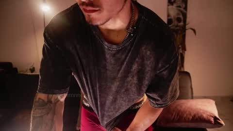 insta damn8   ---         -----  online show from 25, 4, 2026