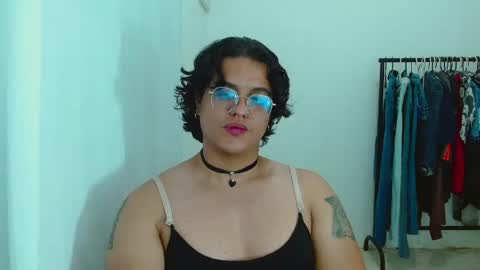 Snapshot of dan_blous chatting on 6, 6, 2026 Diane Blosson online show from 6, 6, 2026