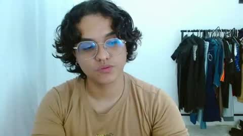 Snapshot of dan_blous chatting on 18, 6, 2026 Diane Blosson online show from 18, 6, 2026