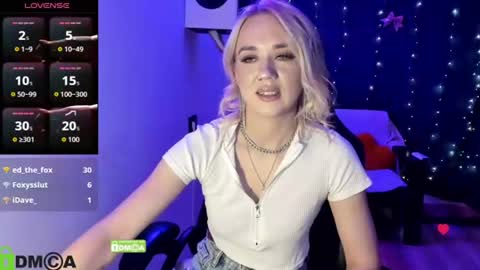 Snapshot of dances_queen chatting on 18, 6, 2026 dances_queen online show from 18, 6, 2026