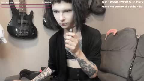 Snapshot of dandelion_sea chatting on 18, 10, 2025 dandelion_sea online show from 18, 10, 2025