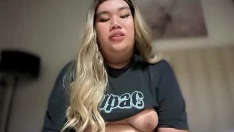 Snapshot of dangerous_womanxx chatting on 22, 7, 2026 Ms. K online show from 22, 7, 2026
