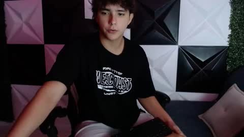 dani_cumboy online show from 12, 1, 2025